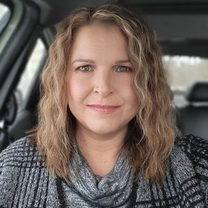 Meet your Posher, Joni